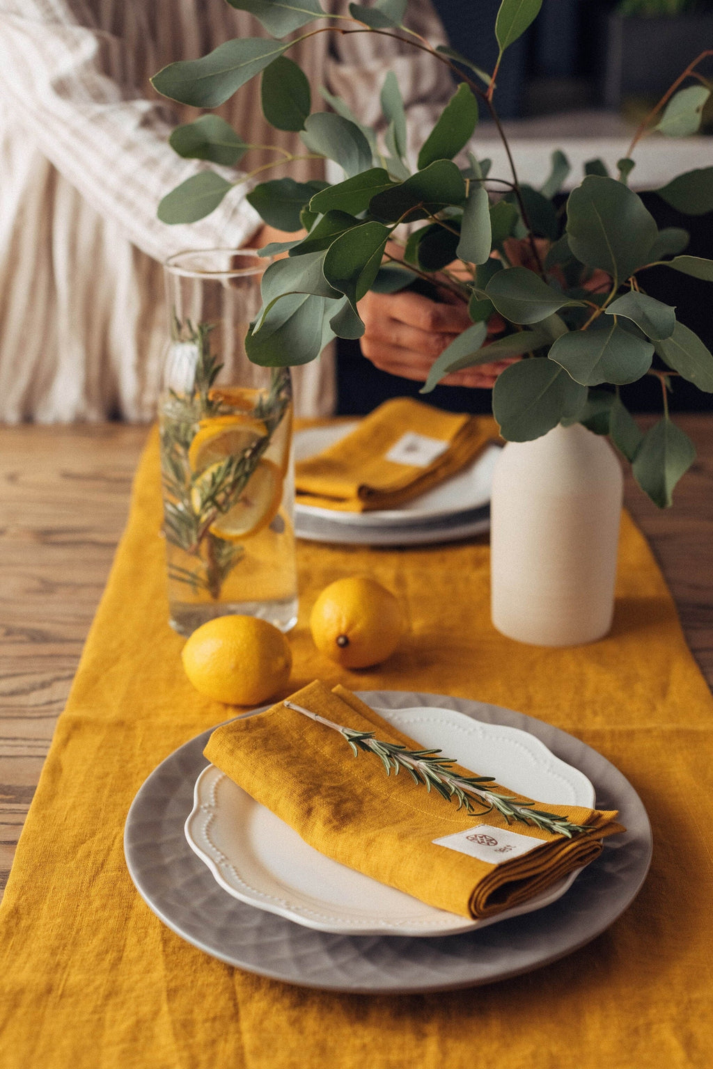 Linen Bundle: Runner & 6 Napkins (Honey)